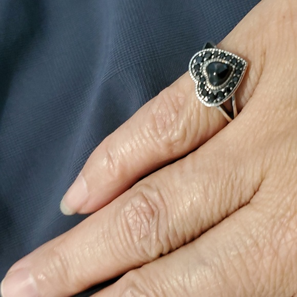 F5 NEW S925 Heart Ring with CZ stones - Picture 8 of 8